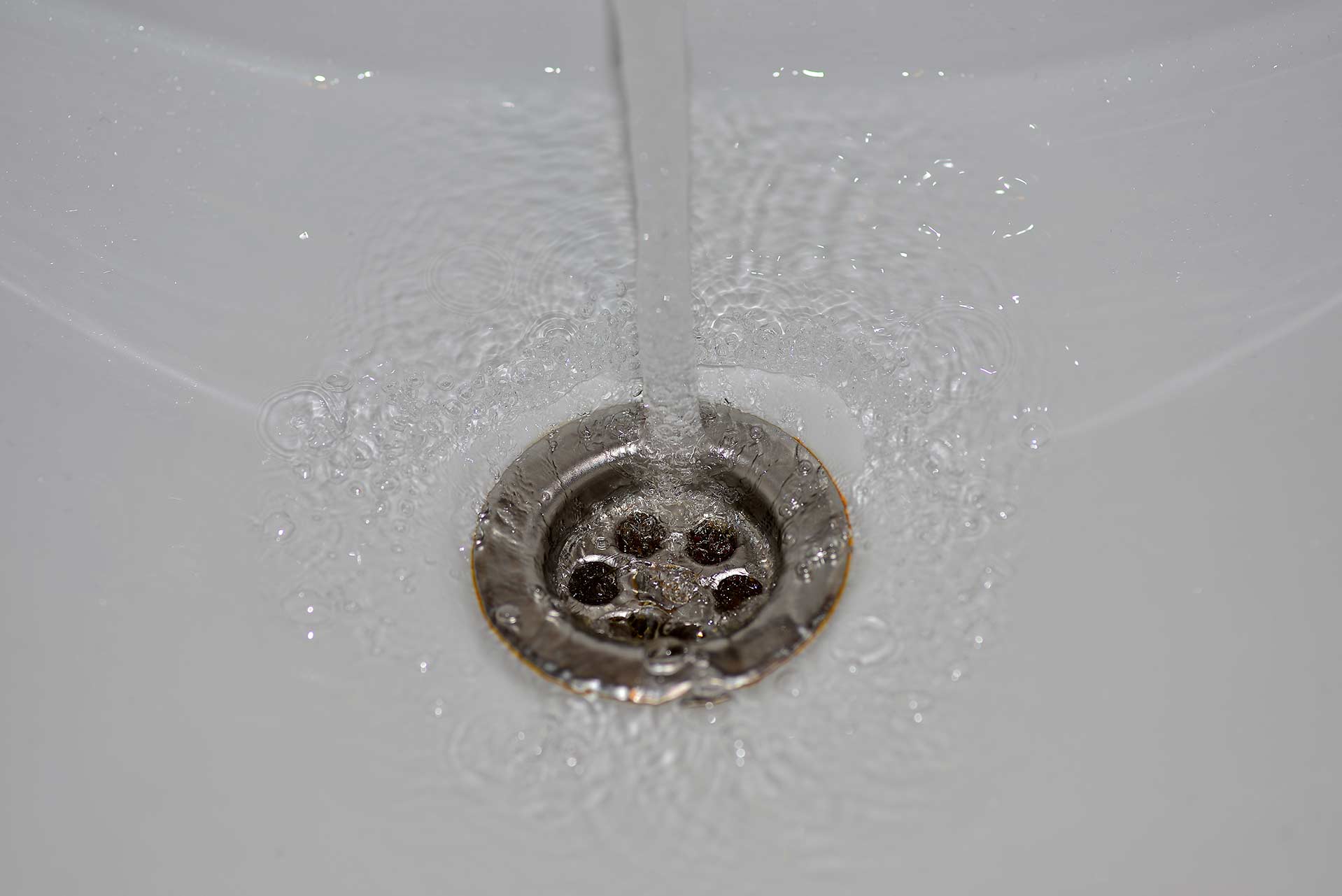 A2B Drains provides services to unblock blocked sinks and drains for properties in South Benfleet.